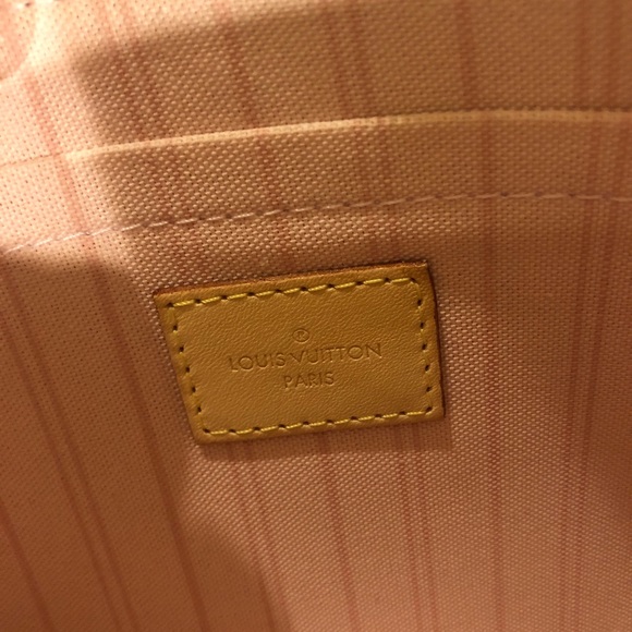 🛑SOLD🛑Auth Louis Vuitton Pouchette - Picture 4 of 4